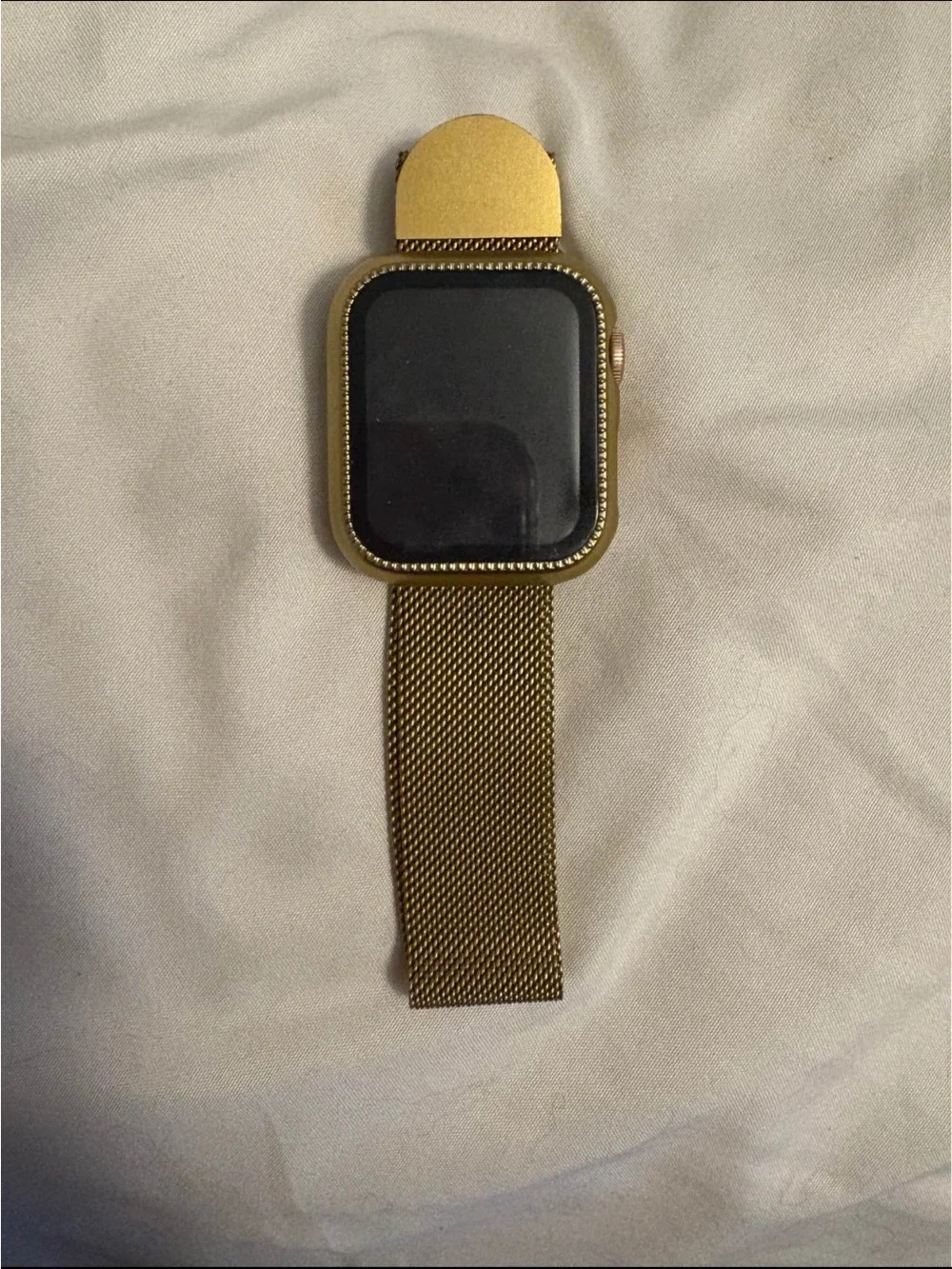 Apple Gold Stainless Steel Mesh Smartwatch with Gold Bezel